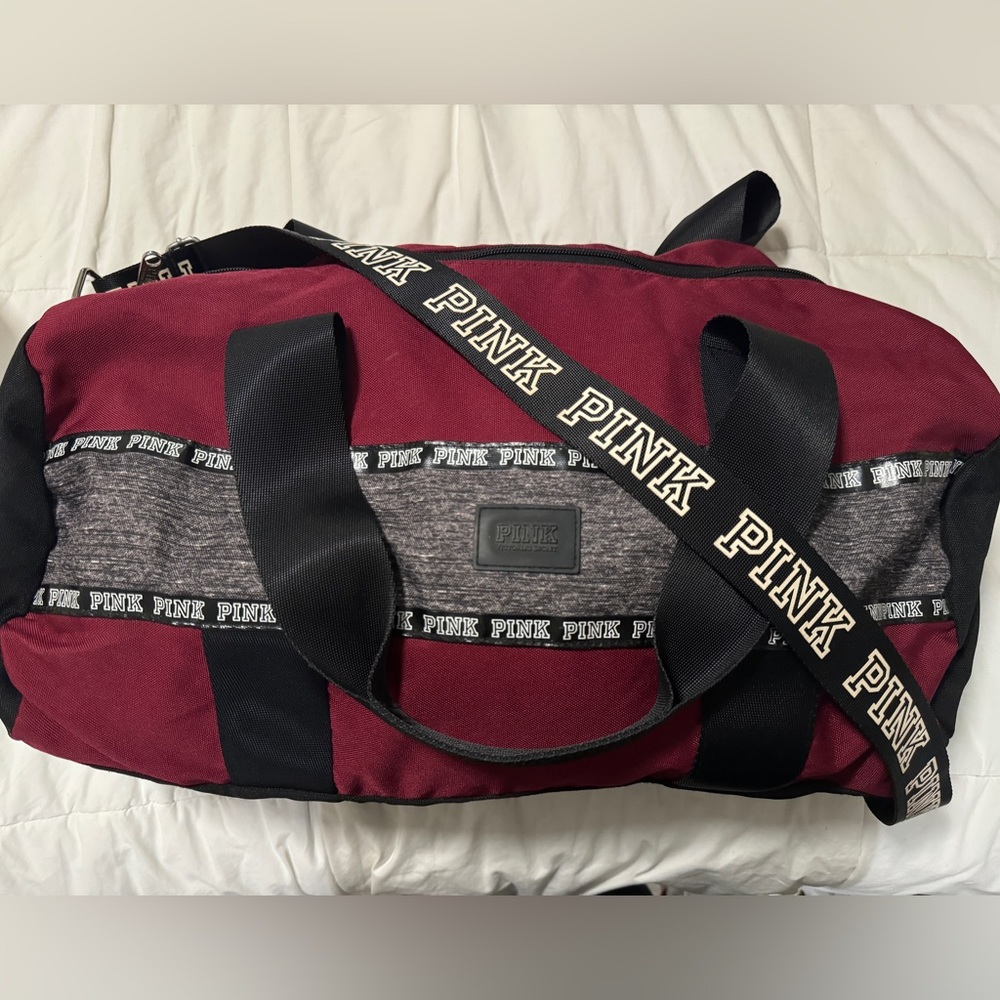 PINK duffle bag ✨
